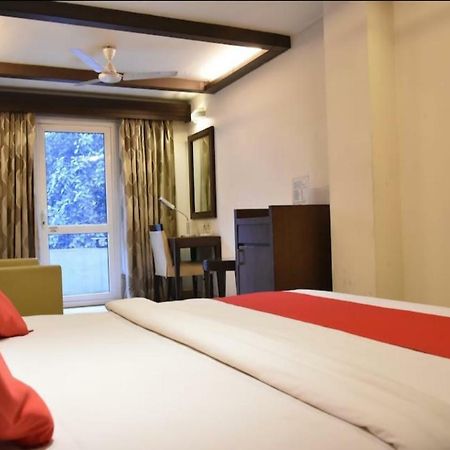 Metropolis Tourist Home New Delhi Exterior photo