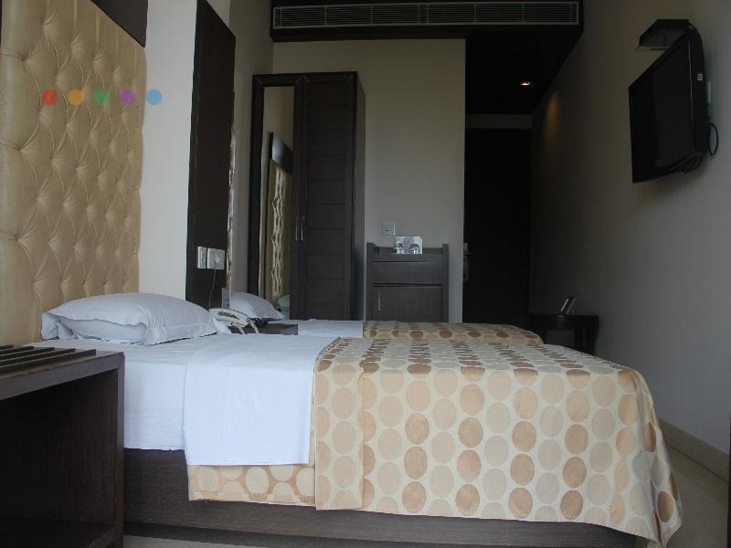 Metropolis Tourist Home New Delhi Exterior photo