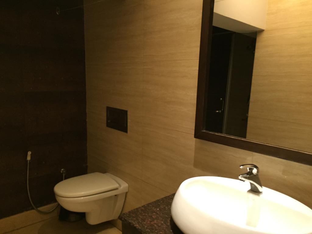 Metropolis Tourist Home New Delhi Exterior photo