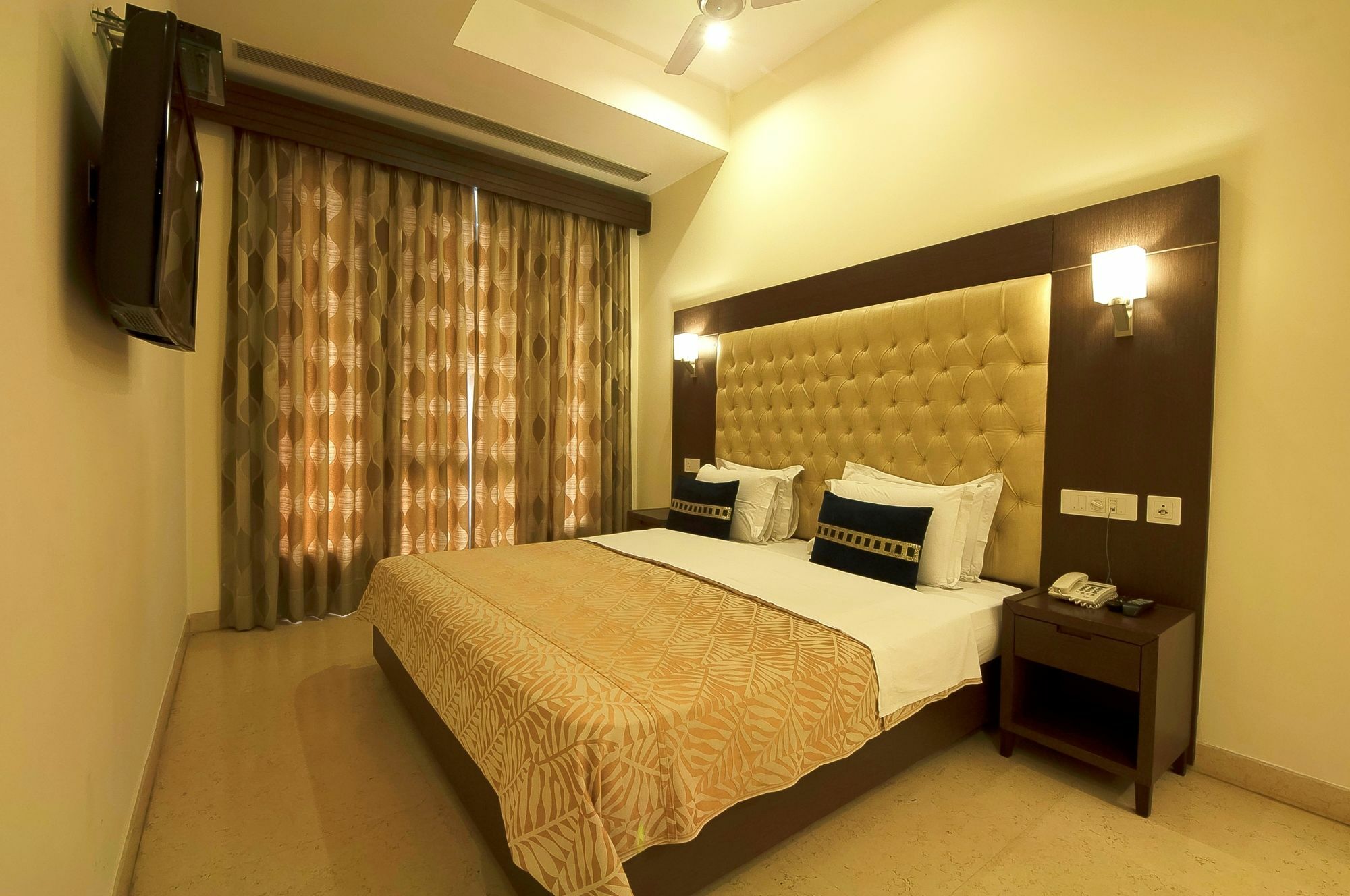 Metropolis Tourist Home New Delhi Exterior photo