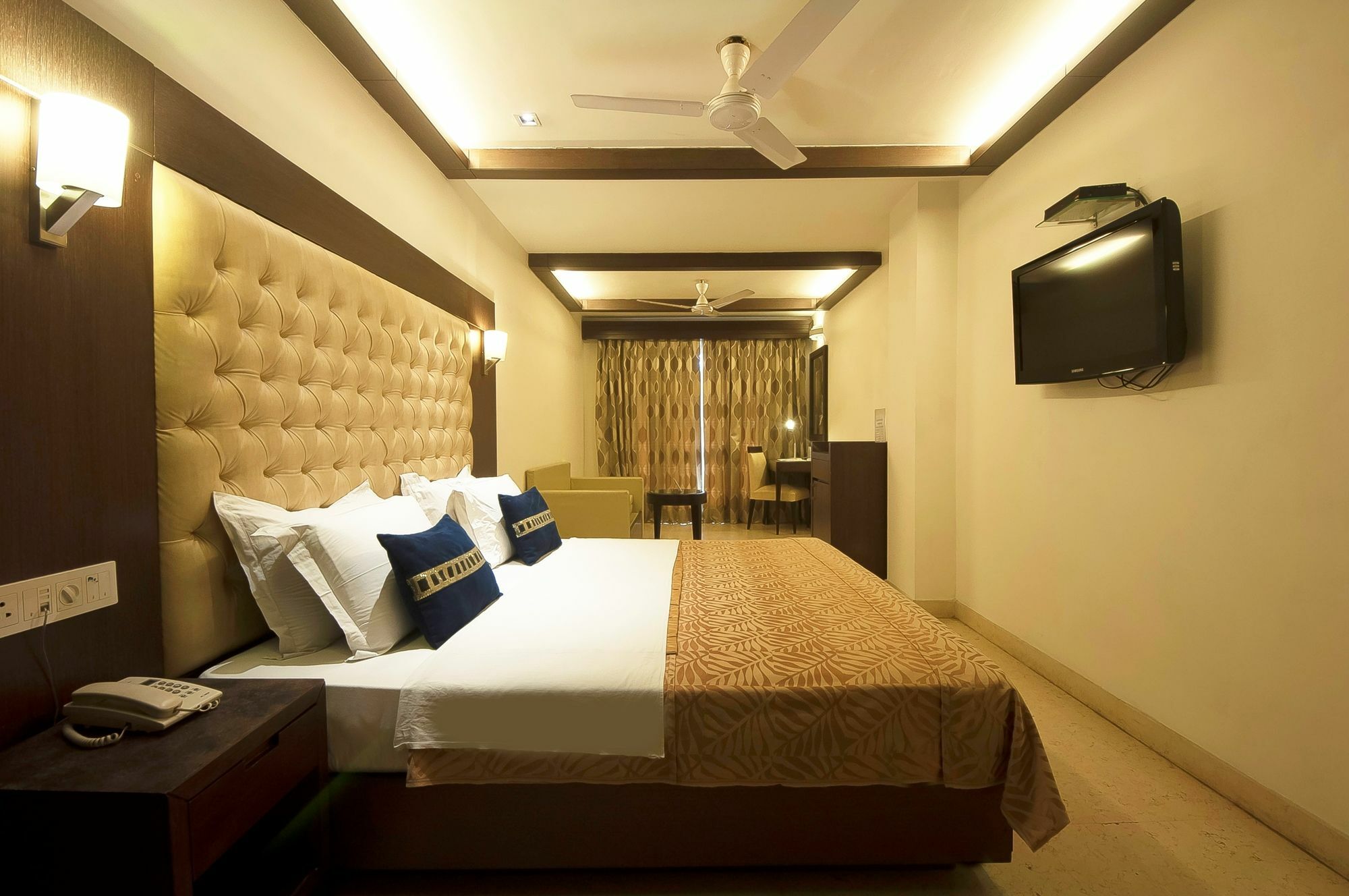 Metropolis Tourist Home New Delhi Exterior photo