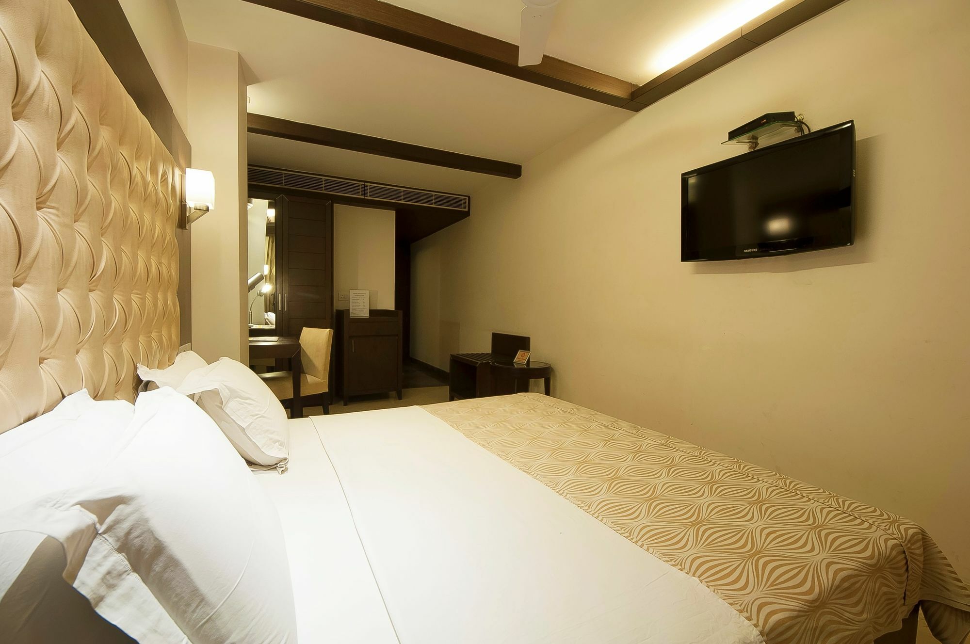 Metropolis Tourist Home New Delhi Exterior photo