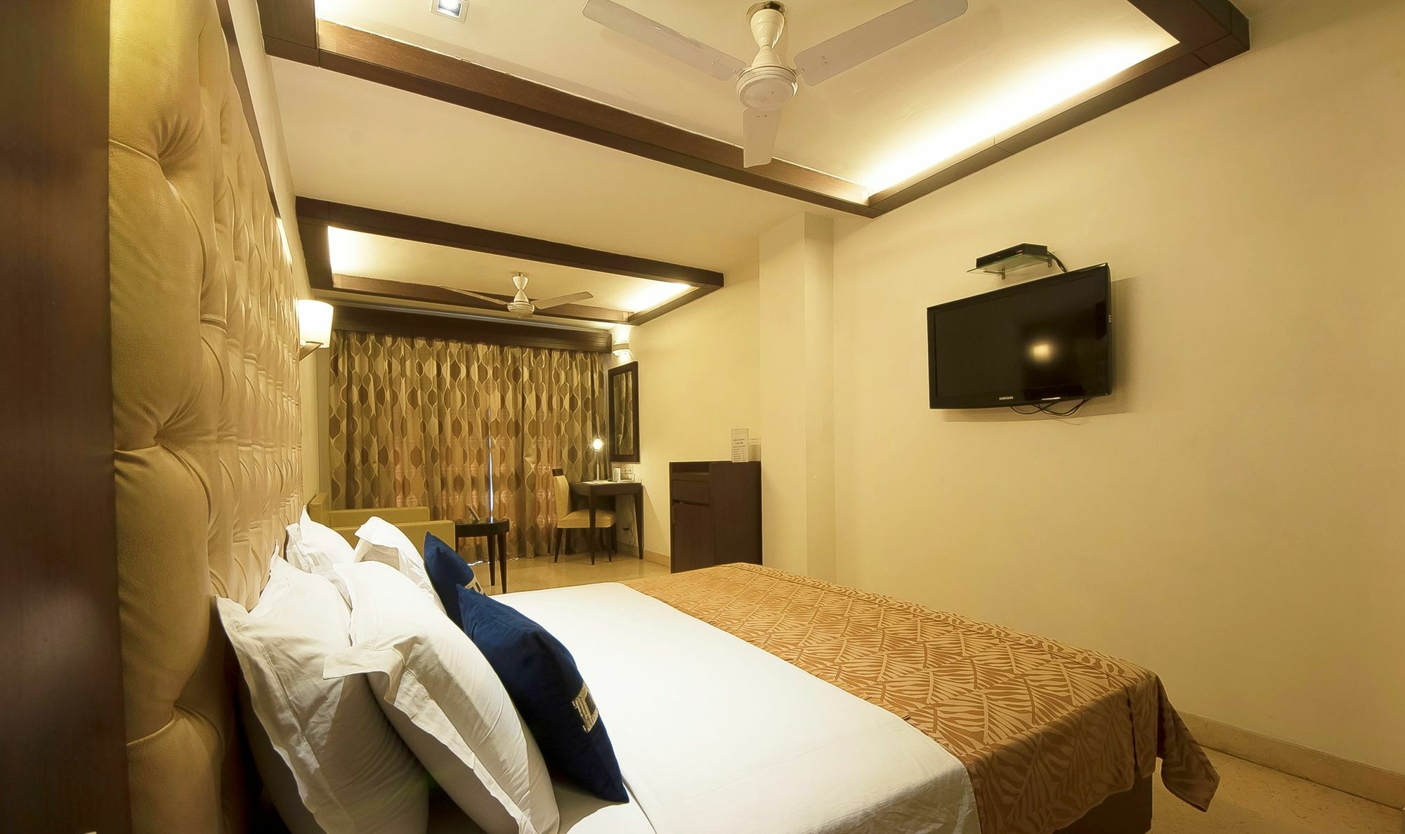 Metropolis Tourist Home New Delhi Exterior photo