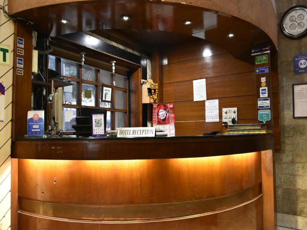 Metropolis Tourist Home New Delhi Exterior photo