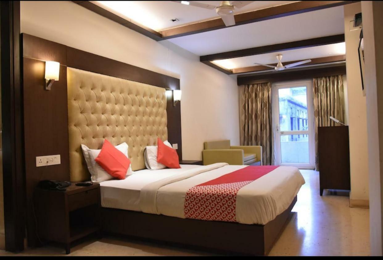 Metropolis Tourist Home New Delhi Exterior photo